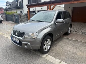 Suzuki Grand Vitara 1.9 DDIS 4x4 TAŽNÉ, NAVI, VÝHŘEV