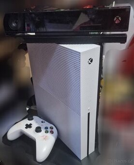 Xbox ONE S kinect