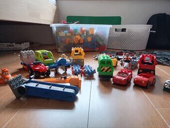 LEGO DUPLO - velký mix kostek, kolejí, aut a dalsi (komplet)