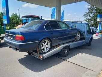 BMW e38 4.4i