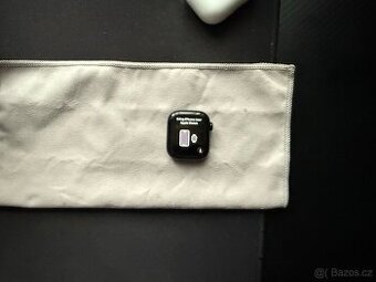 Apple Watch Series 10 – 42 mm (GPS, černý hliník)