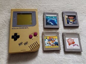 Nintendo gameboy a 4 hry