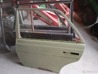 Dveře karoserie na Mercedes Benz W123 Piano,.