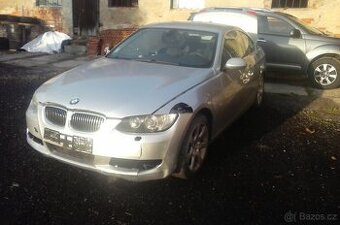 BMW E92 330XD r.v. 2007, díly z bouračky a doklady