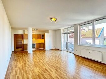 Byt 3+kk s balkonem a možností garáže v domě - Riegrova