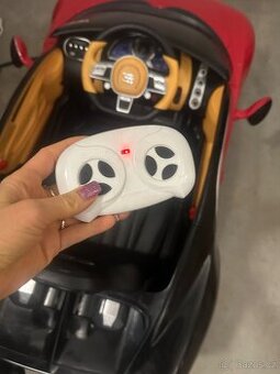 dětské auto na dálkové ovládání