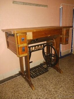 Šicí stroj Lada Litinový