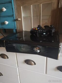 Xbox 360 250 gb herní konzole