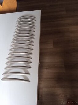 Kuchyňský úchyt kovový.