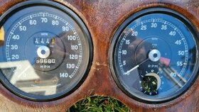 Jaguar Mk II, S Type, Daimler V8 přístrojová deska