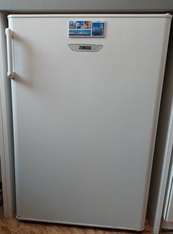 Menší Chladnička s mrazákem ZANUSSI 146L