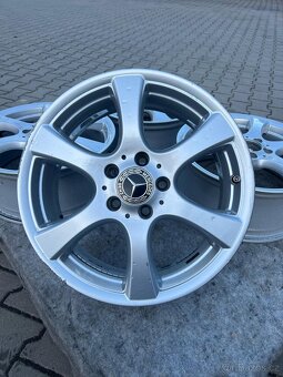 Mercedes B, kola 17"