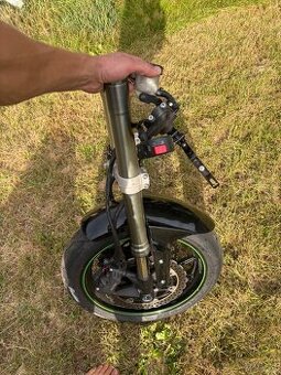 Vidlice kolo bryle brzdy na Kawasaki Zx6R Ninja 09-12