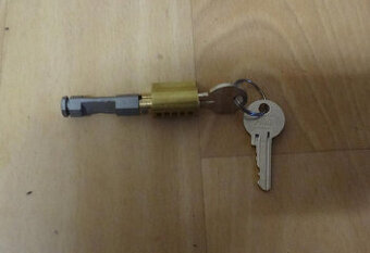 Koupím - zámek sedla Jawa 250, 350 Panelka