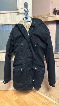 Celoroční parka s odnímatelným kožíškem (M)