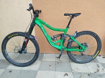 Specialized Big Hit 2, MR 2008 – DH klasika s upgrady