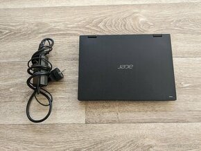 Starší a drobný Acer notebook - 1