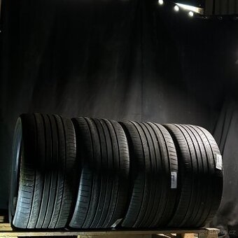 Letní pneu 325/35 R22 110Y Continental 5,5mm