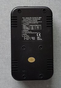 Nabíječka akumulátorů NiCd/NiMH - 1