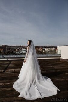 Luxusní svatební šaty z italské látky – vel. S