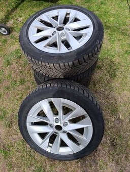 Zimni kompletni kola R17, pneu 205/50 Octavia III