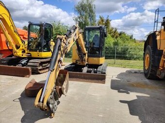 Pásový minibagr CAT 305 E