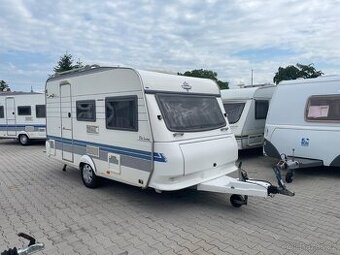 Hobby De luxe 400, 4osoby, pevná postel, bojler, 1100kg