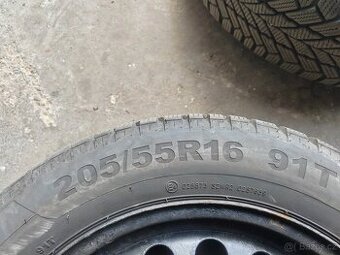 Zimní pneu 205/55 /16 na discích opel