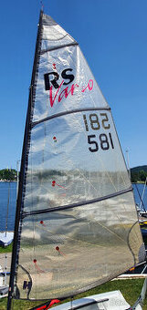 Sportovní plachetnice RS Vareo