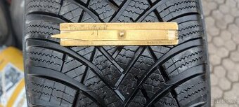 Zimní pneu 205/60R16 Hankook