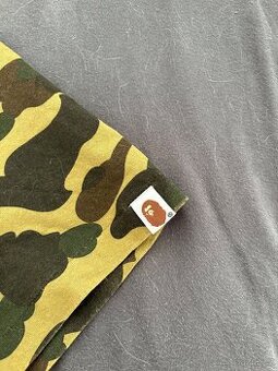A Bathing Ape triko