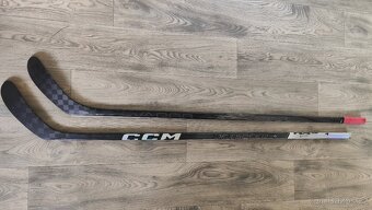 Bauer HyperLite 2, CCM Jetspeed FT6 Pro