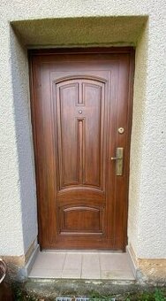 Vchodové železné tříbodové dveře 90 pravé