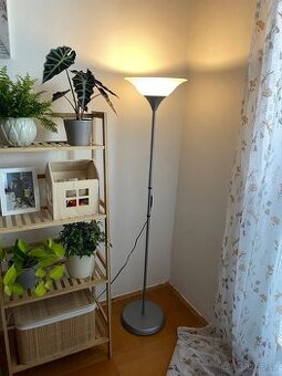 Lampa vysoká do obýváku