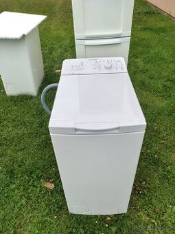 Automatická pračka. Indesit se zárukou