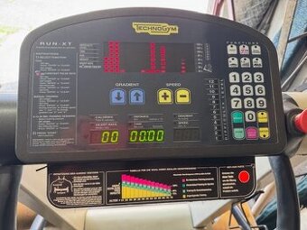 Běžecký pás Technogym RUN XT.