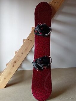 Dámský snowboard Elan 145 cm s vázáním