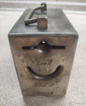 Stará pokladnička.