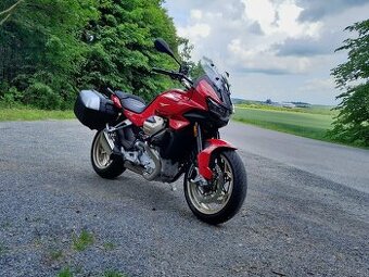 Moto Guzzi V100 Mandello