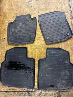 Škoda rapid gumové autokoberce