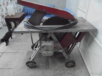 Prodám tovární pilu levně