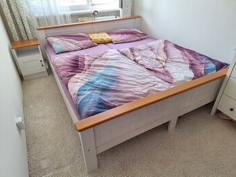 Manželská postel prodloužené délky + dva noční stolky