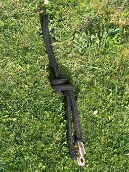 Černé pletené vodítko Loesdau s panik karabinou