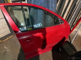 Octavia 2 pravé přední dveře a pravé zadní sklo