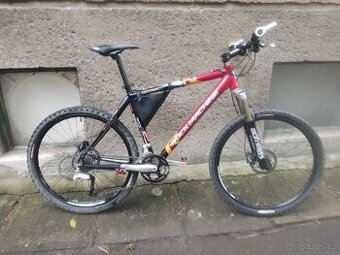 Rock Machine Catastrophe - špičkový vintage hardtail 9,9 kg