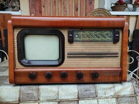 Starý televizor TESLA