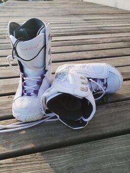 Boty na snowboard vel. 35