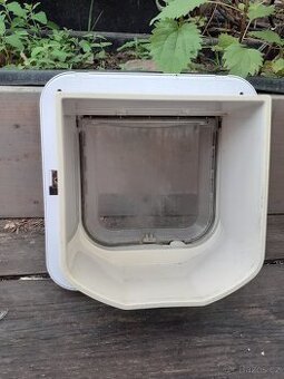 Kočičí dvířka SureFlap model Sure 001 bílá