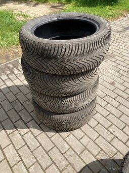 Celoroční pneu 235/50 R19