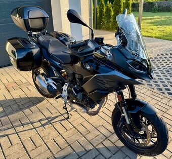 BMW F900XR